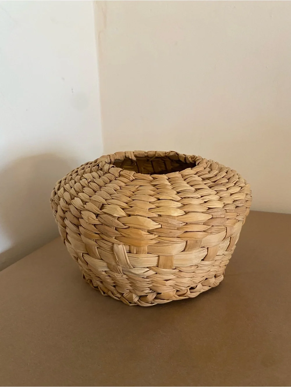 Woven Natural Seagrass wicker Storage Basket Natural, Vase shape bulbous , tan